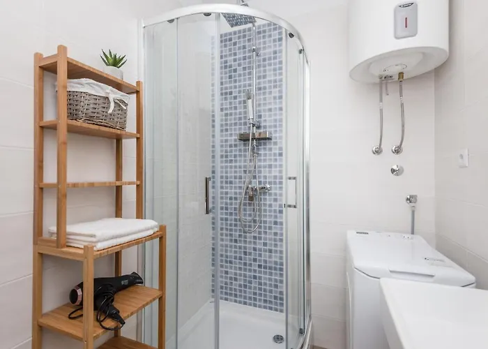 Angelina Free Public Parking زادار