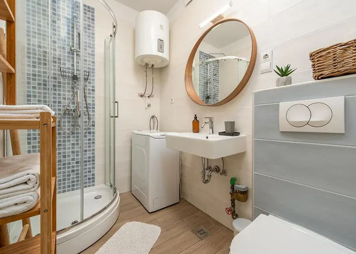 Angelina Free Public Parking * زادار